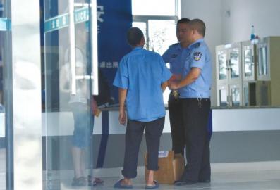 農(nóng)戶輕信電視購(gòu)物 花4萬(wàn)種新品種人參結(jié)出菜籽 農(nóng)戶輕信電視購(gòu)物 花4萬(wàn)種新品種人參結(jié)出菜籽