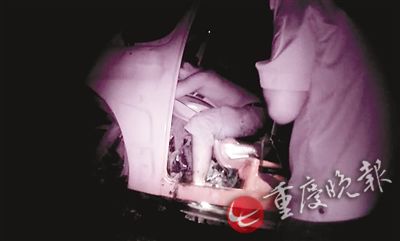 三輪車突然“消失”嚇壞后車司機(jī)誤以為見到幽靈車