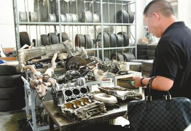 男子酒后找代駕90萬(wàn)豪車涉水變廢鐵 維修費(fèi)16萬(wàn)