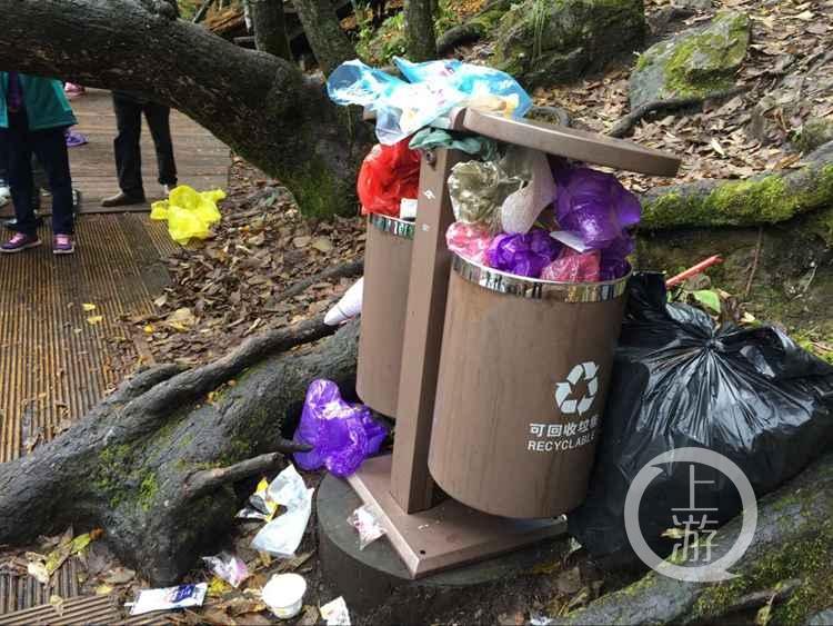 九寨溝垃圾倍增 保潔人員被罵 九寨溝垃圾倍增 保潔人員被罵