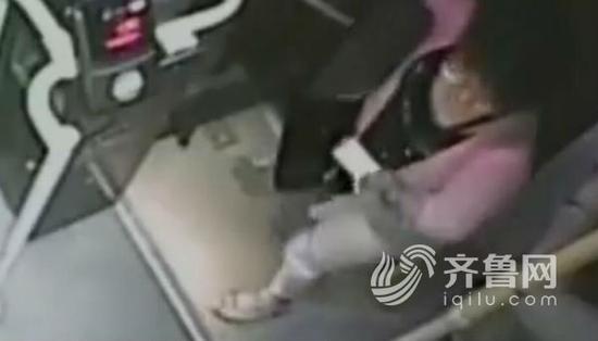 Ů����܇��һֱ���֙C(j��)��ҕ�l�؈D��