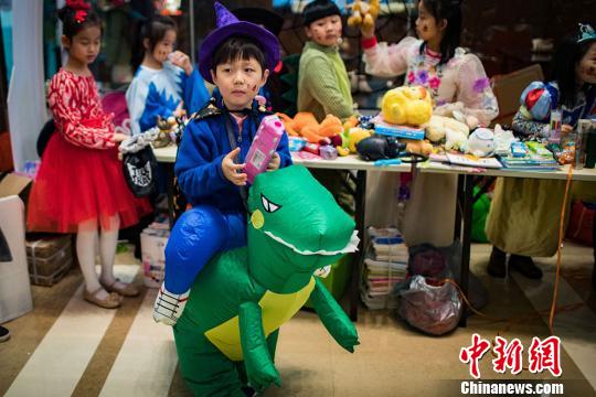 �T���ɐۡ�С�������ĺ��Ӆ��Ӑ����x�u������ �z