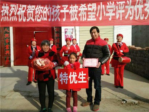 ��(sh��)�ڣ��W(xu��)����ԇ��100�� �ܿ�һ�W(xu��)У��(ji��ng)�i����