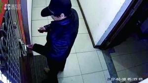 ����Ůʿ�ҵıO(ji��n)�خ����@ʾ��һ�������^��ñ�����������������b����������