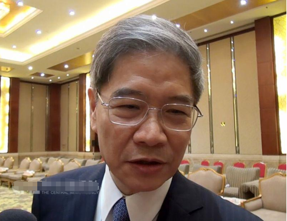 國臺辦主任張志軍出席臺商聯(lián)誼會:兩岸政策關鍵是政治基礎 國臺辦主任張志軍出席臺商聯(lián)誼會:兩岸政策關鍵是政治基礎