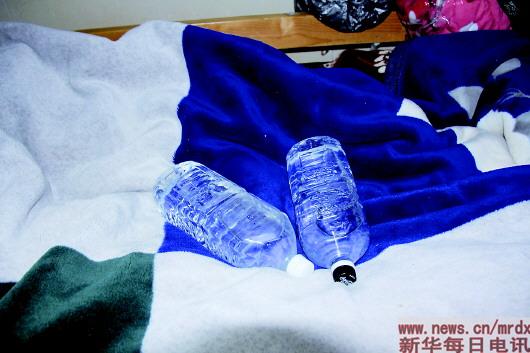 ů���ӵĵVȪˮƿ��