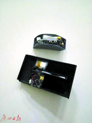 ����������