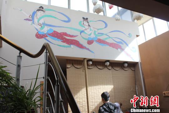 ��80��Ů�ƹ��Į߅�_�͗��w��ڮ��@�ػ��L(f��ng)��