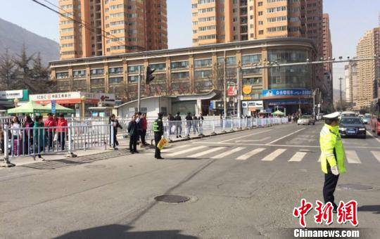 蘭州官方“另類”督查員:蹲點(diǎn)“診療”城市頑疾(圖)