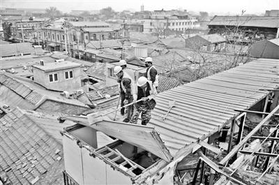 ����(b��o)Ӎ ���죬���ǅ^(q��)��řڽֵ���λ��������(n��i)�������e�^���A��@�e�^�ͱ�����ܰ�@�e�^3̎�e�^플��`���M(j��n)�в��������e�_(d��)��ǧƽ���ס�������λ�������22̖�������e�^���ǚvʷ�ϵ�����С�P�ɵĹʾ�����픱����ⷽ�w���200ƽ�����`��Ҳ��һ�������