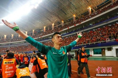 曾誠神勇表現(xiàn)獲譽“鋼鐵長城”賽后稱“絕不放棄”