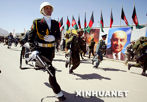 4��27�����ڰ������׶��������e�еĿ����K(li��n)���ք���16����醱��c������������ʿ���ڰl(f��)�����b�u���ĬF(xi��n)��(ch��ng)��������(d��ng)���������������K(li��n)���ք���16����醱��c���⵽���������b�u���������������نT�܂������y(t��ng)�����������r(sh��)���x�](m��i)���܂������������b�l(f��)�������Zϣ���S���Q(ch��ng)��(du��)�u���¼�ؓ(f��)؟(z��)�� ���A��l(f��)�����Ȕz��