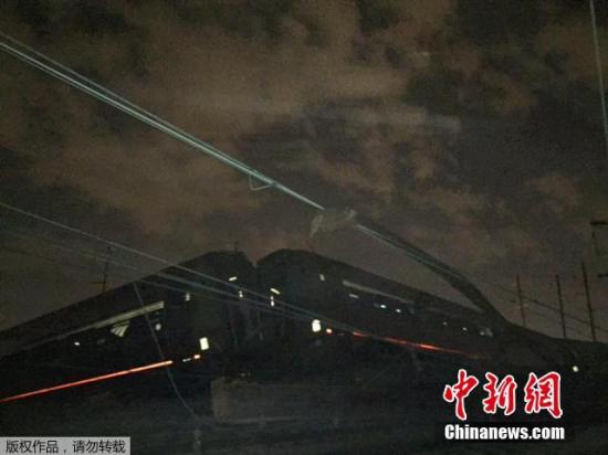 ������?sh��)ؕr�g5��12������һ�������F·��˾�Ļ�܇���M�Ǹ��m�˸���Ó܉����������50���܂�����������(j��)����ȫ���V����˾(NBC)�M���ҕ�_�������?sh��)عنT�Q��8��10��܇��Ó܉������50���܂������نT��δ͸¶���ߵ���r���@�л�܇ԭ���ļ~�s�_���Aʢ�D�؅^(q��)��܇���d�мs240����