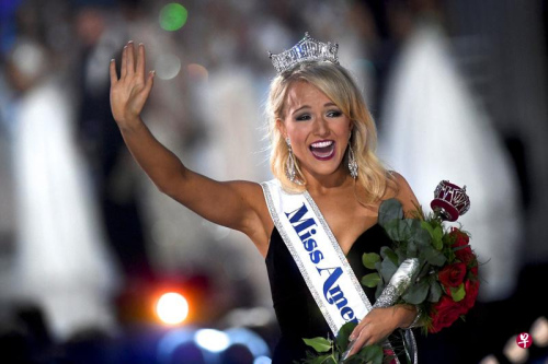 2017����(gu��)С���x�ΛQِ��Ļ����ɫ����ժ��ڣ��D��