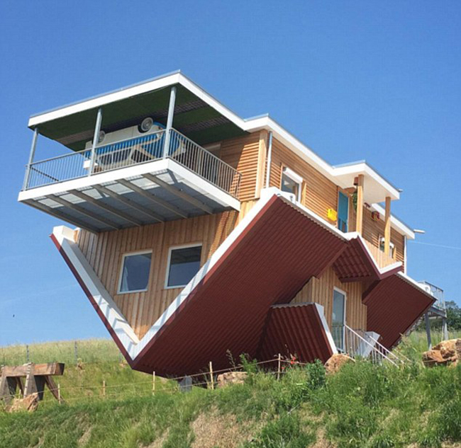 �DƬĬ�J���}