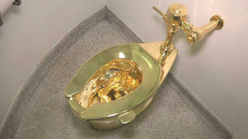 美博物館展出18K金馬桶:功能齊全將對(duì)游客開(kāi)放