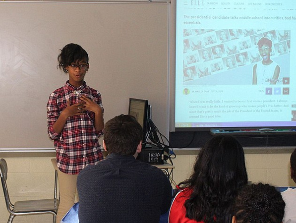 ��һ�WУ��нƸՈ11�qŮ�����v���|(zh��)��