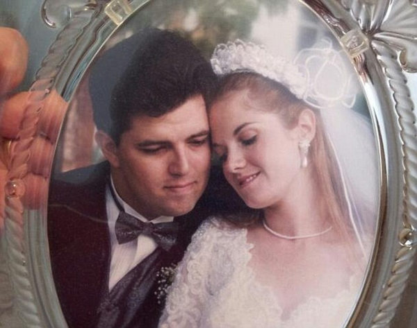 美國男子用無人機(jī)跟蹤妻子獲出軌證據(jù) 美國男子用無人機(jī)跟蹤妻子獲出軌證據(jù)