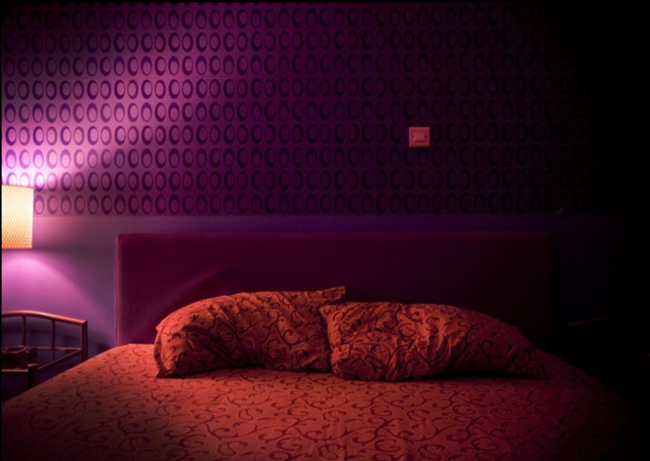 һ�Ҽ�Ժ������(j��ng)�v����ͻ�u��֏�(f��)ƽ�o�ķ��g��