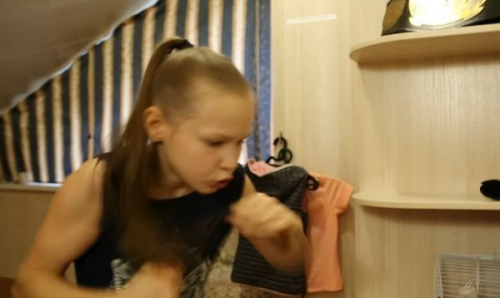 30秒打221拳哈薩克斯坦9歲“拳后”打穿房門(圖)