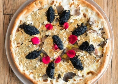 迎合富豪口味美國推出“土豪版”批薩要價(jià)2000美元