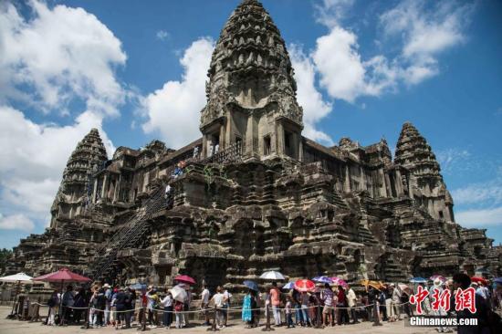 7��20�գ�����կ�����������cС�Ǹ��ӭ�������ο����ʬF(xi��n)��һ�ɻ������ξ������D���ο���С�Ǹ�����[��<a target='_blank' ><p  align=