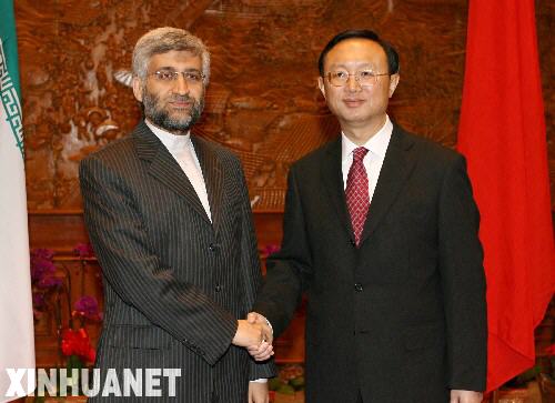 1��17�գ��Ї�(gu��)�⽻���L(zh��ng)����ڱ����c���ʿ��y(t��ng)��ʹ����߇�(gu��)�Ұ�ȫί�T��(hu��)�ؕ�(sh��)�Z�����e�Е�(hu��)Մ�� ���A��ӛ���S���Ĕz