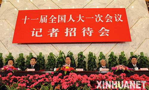 3��9����ʮһ��ȫ���˴�һ�Ε��h�ڱ������������e��ӛ���д������ڄӺ�������ϲ����L���ƽ�������L�O���䣬���������L��W(xu��)�e������������(w��)�����L�������;͘I(y��)��������φ��}��ӛ�߆��� ���A��ӛ�� �����єz