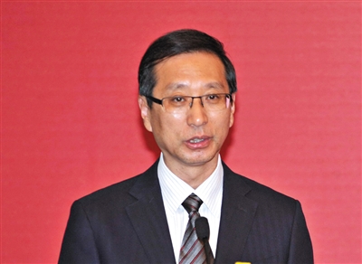 ��ռ�� �h����1953��11�³�����������ľ�m�ˣ�1970�ꅢ�ӹ�����1976��3�¼����Ї����a(ch��n)�h�������V���W(xu��)Ժ��ϵ�о����அ�I(y��)���߼���݋��