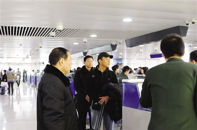 ��ĳĳ�ڱ��µ���ͬ���k���뾳���m(x��)