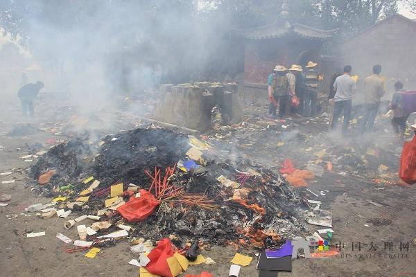 �������_(k��i)��ؤ�ʹ��(hu��)�� ��·��ؤ����ǰ��(l��i)