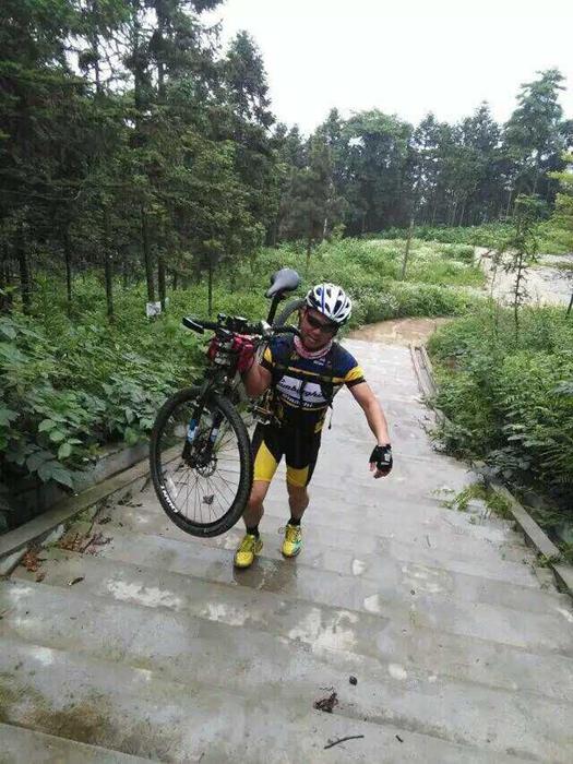 ����һ�����L܇���F(xi��n)���B��3�˺����(�D)