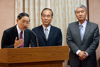 大陸設(shè)防空識(shí)別區(qū)臺(tái)稱堅(jiān)決捍衛(wèi)釣魚(yú)島“主權(quán)”