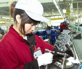 工人就業(yè)觀念轉(zhuǎn)變用工荒難解廈門臺企謀轉(zhuǎn)型