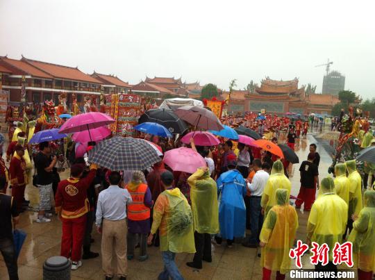 ��ɽ�۾ۋ����׶ȡ�����ҡ� ��ǧ�_���L������