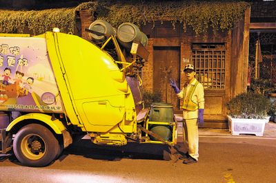 民眾蛻變 臺北覺悟垃圾不落地終于見回報(圖) 民眾蛻變 臺北覺悟垃圾不落地終于見回報(圖)