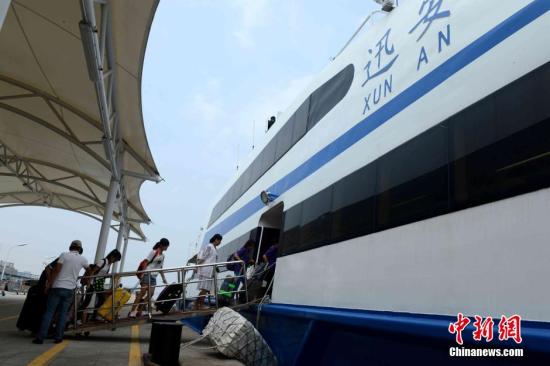 大陸將對(duì)臺(tái)胞往來免簽注網(wǎng)民期待入臺(tái)實(shí)現(xiàn)免簽注