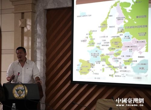 捷克查理大學(xué)的臺灣留學(xué)生謝沛廷與大家分享捷克酒文化 捷克查理大學(xué)的臺灣留學(xué)生謝沛廷與大家分享捷克酒文化