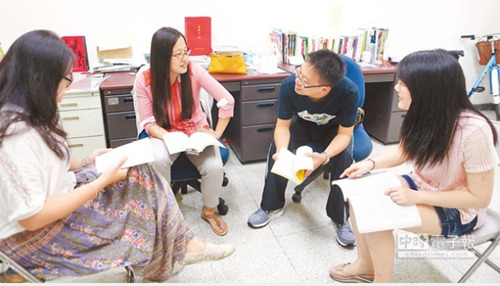 �_ý�������ż��ǰ��Ů���_��W(xu��)���y���I�x�_