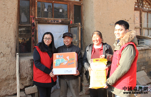 頂新公益基金會心系貧困家庭 冒寒赴山西天鎮(zhèn)送溫暖 頂新公益基金會心系貧困家庭 冒寒赴山西天鎮(zhèn)送溫暖