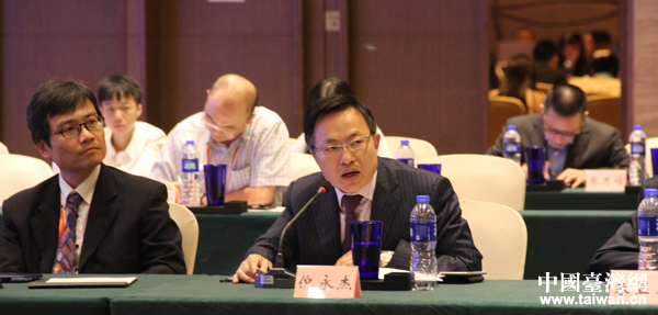 �ɰ��W(xu��)��������Մ��ɽ˼���c�ɰ��P(gu��n)ϵ��ƽ�l(f��)չ