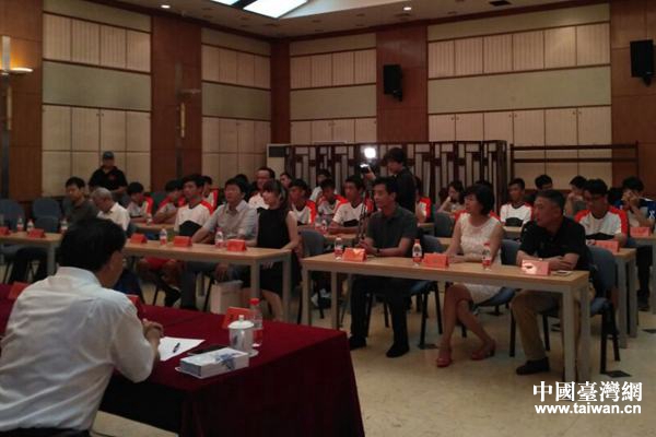 ���m(x��)�ɰ� ��ِ�L(f��ng)��--�_�������c�_��һ�н�����Մ��ӛ