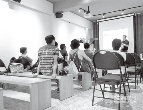 �������c���ͬ�W(xu��)һ�������n �W(xu��)�L(zh��ng)���v���ɰ��F(xi��n)���� (�����ṩ)