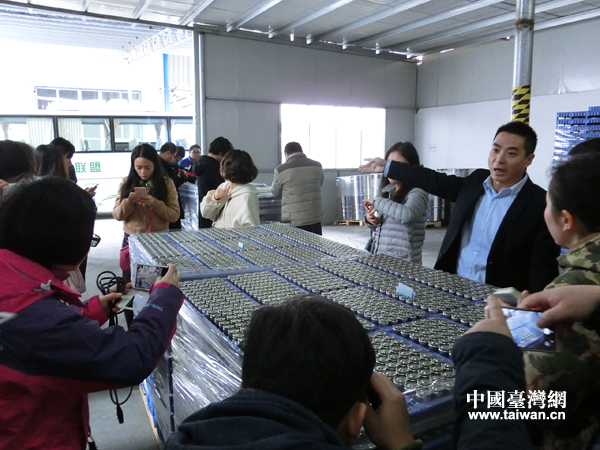 “一節(jié)小電池 身藏大能量” 全國(guó)網(wǎng)媒記者走進(jìn)佳沃新能源 “一節(jié)小電池 身藏大能量” 全國(guó)網(wǎng)媒記者走進(jìn)佳沃新能源