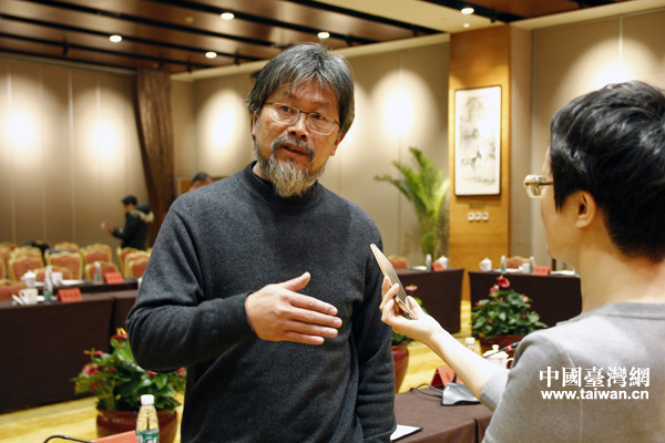 臺(tái)灣學(xué)者藍(lán)博洲:應(yīng)該把“二﹒二八”的歷史正本清源 臺(tái)灣學(xué)者藍(lán)博洲:應(yīng)該把“二﹒二八”的歷史正本清源