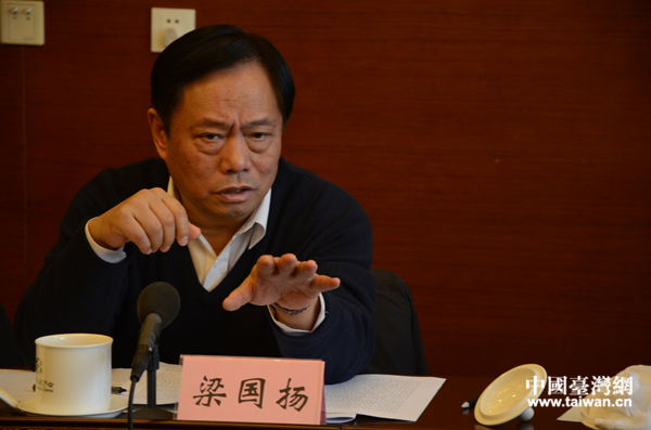 �����P(y��ng)���ӏ�(qi��ng)�ɰ��Ļ����� ���M(j��n)�ɰ�����ں�