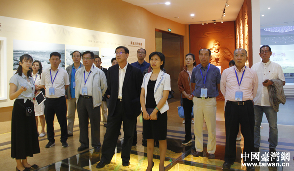 �������_(t��i)(li��n)�c�ھ��_(t��i)�̡�һ��һ·�����L�F(tu��n)�����m���^(q��)(�D)