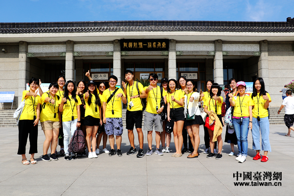 �ɰ��������M(j��n)�ر��Rٸ�����^ ̽���vʷ�z�E���ܹ�������