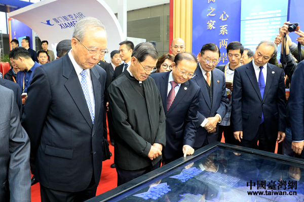 大陸臺資企業(yè)產(chǎn)品展銷會南京開幕 臺商感慨30年發(fā)展成就 大陸臺資企業(yè)產(chǎn)品展銷會南京開幕 臺商感慨30年發(fā)展成就