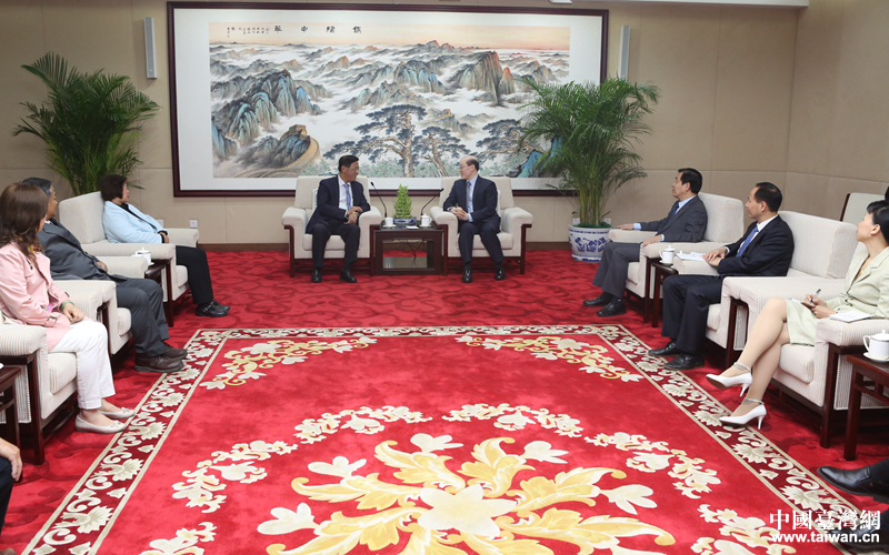 劉結(jié)一會(huì)見臺(tái)灣南投縣長(zhǎng)林明溱 劉結(jié)一會(huì)見臺(tái)灣南投縣長(zhǎng)林明溱